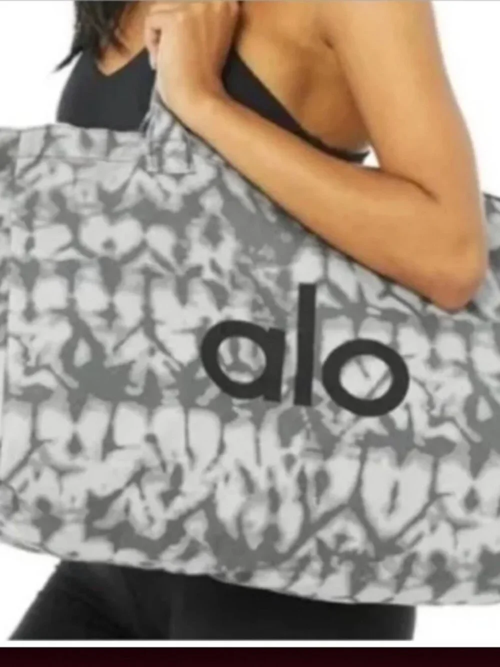 ALO Yoga makes carrying